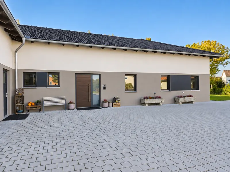 Eingang der TCT GmbH in Aholming
